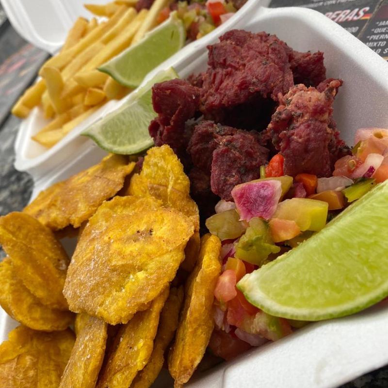 Fritura Combo (2 Meats, 1 Side) at Cafetería Serie 54